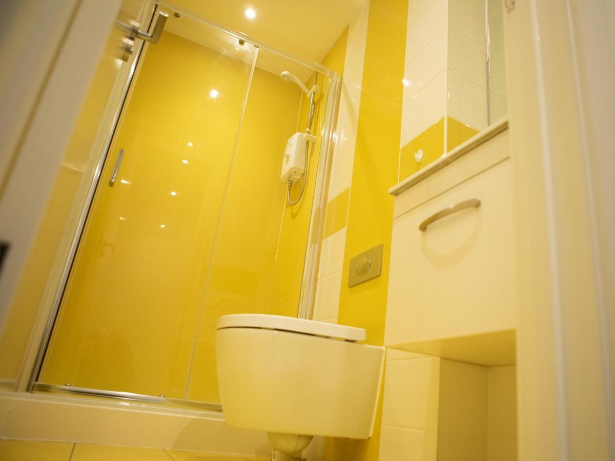 Royal Riverside Apartments Sheffield Centre - Opulent Living Exterior photo